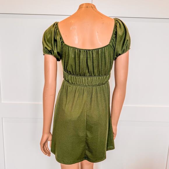 NWT-Francesca’s Melanie Short Sleeve Mini Baby Doll Dress, Dark Green - Small - Picture 6 of 9